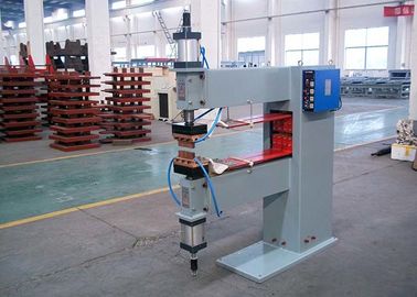 Doubles cylindres ramant le bras automatique du grillage 1000mm de machine de soudage par points de projection