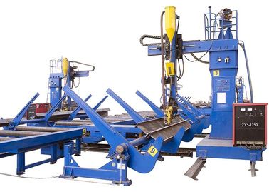 Le type en porte-à-faux automatique A VU la machine de soudure, machine d'Assemblée de poutre en double T de structure métallique