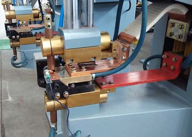 Machine automatique spéciale de soudage par résistance pour la perte de puissance faible de charnière de porte