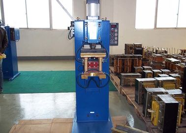 Machine pneumatique de soudage par résistance de tache pour des enrouleurs de câbles avec le double chalumeau