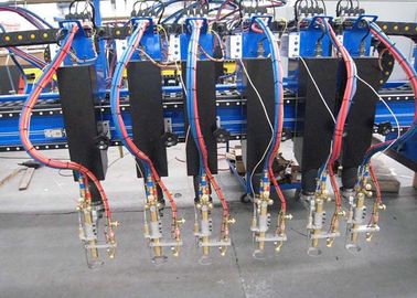 Type automatique de portique découpeuse de plasma de commande numérique par ordinateur avec les torches de coupe multi de flamme