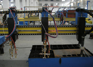 Langue multi d'opération de torche de plasma de la découpeuse 1 de gaz de plasma de commande numérique par ordinateur de portique de torche de 2 gaz