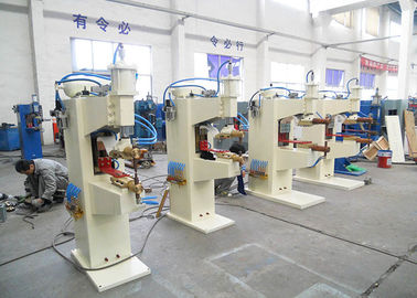 C.C pneumatique 300-800kg 50Hz 60HZ d'inverseur de machine de soudage par résistance de tache