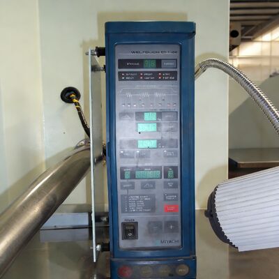 Machine de soudage à point de résistance de type table de la série DNT 50~200KVA