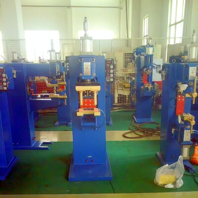 Machine de soudage à points de résistance personnalisée de la série DN pour bobines de câbles