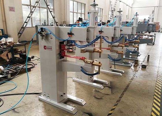 La série DN de la machine de soudage à points de résistance 25 à 150 KVA