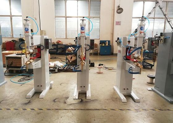 La série DN de la machine de soudage à points de résistance 25 à 150 KVA