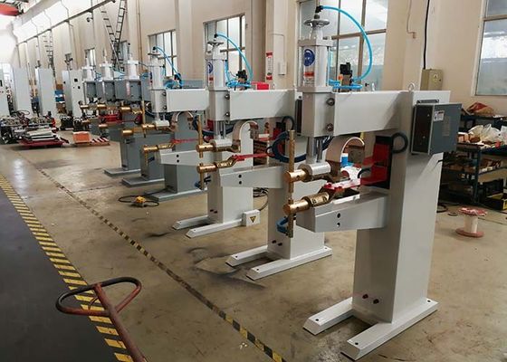 La série DN de la machine de soudage à points de résistance 25 à 150 KVA