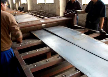 Acier doux de petit pain chaud hydraulique fendant la ligne début de découpeuse de trapèze de page blanche