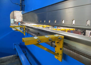 La commande numérique par ordinateur de 320 T synchronisent le début tandem de machine à cintrer de frein de presse du plat de trapèze